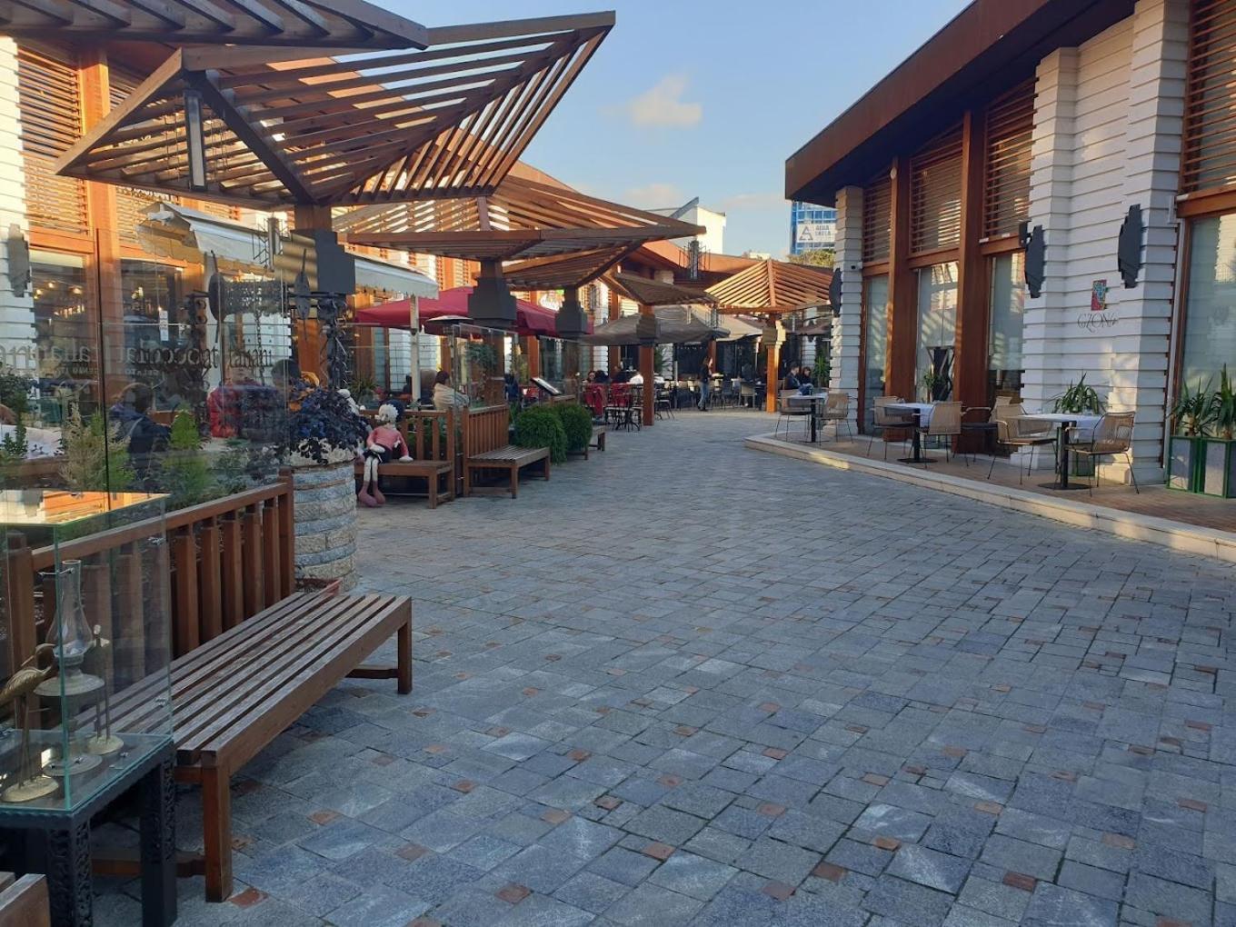 Апартаменты New Bazaar Bliss Тирана Экстерьер фото
